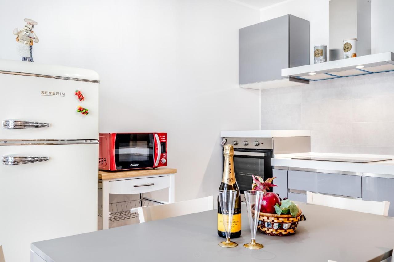 Bbhome Penthouse Bright And Elegant Metro Conca D'Oro Roma Exterior foto